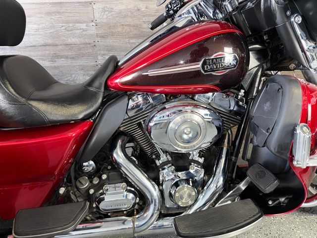 2012 Harley-Davidson FLHTCUTG Triglide Ultra Classic One Owner! - 23024442 - 6