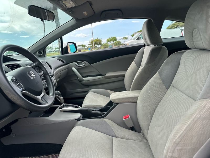 2012 Honda Civic Coupe 2dr Automatic LX - 22972524 - 11