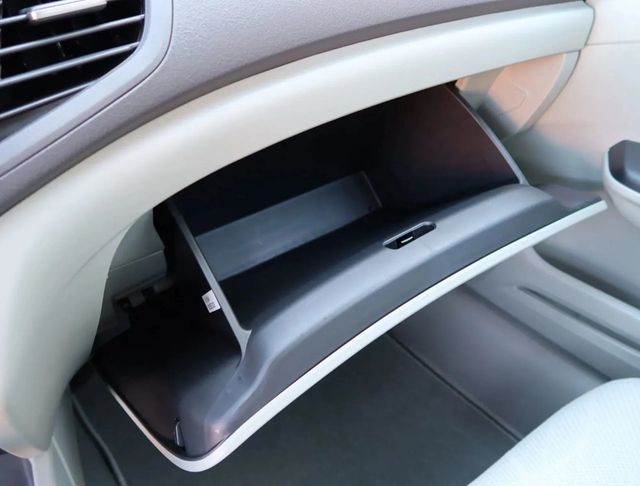 2012 Honda Civic Sedan 4dr Automatic CNG - 22938483 - 8