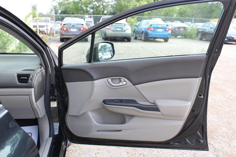 2012 Honda Civic Sedan 4dr Automatic LX - 22890559 - 13