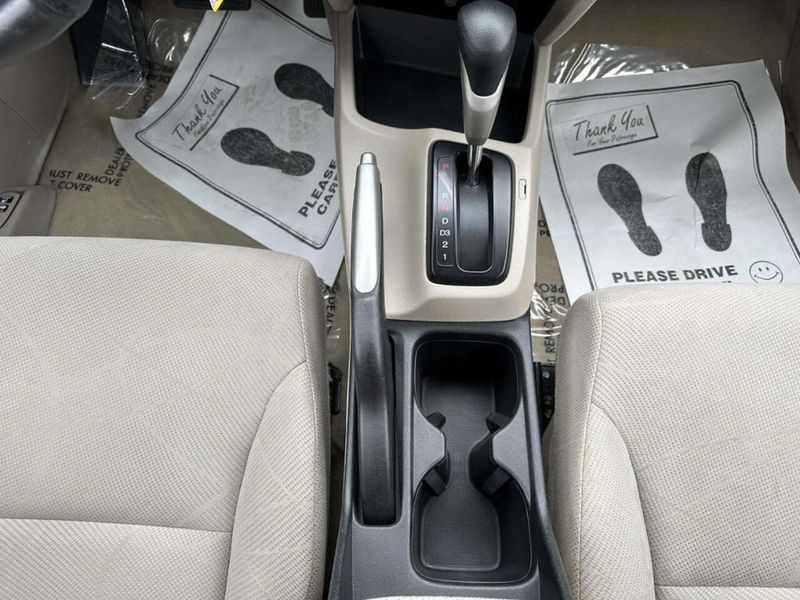 2012 Honda Civic Sedan 4dr Automatic LX - 22993960 - 18