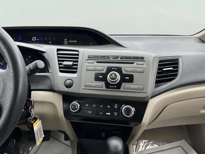 2012 Honda Civic Sedan 4dr Automatic LX - 22993960 - 19