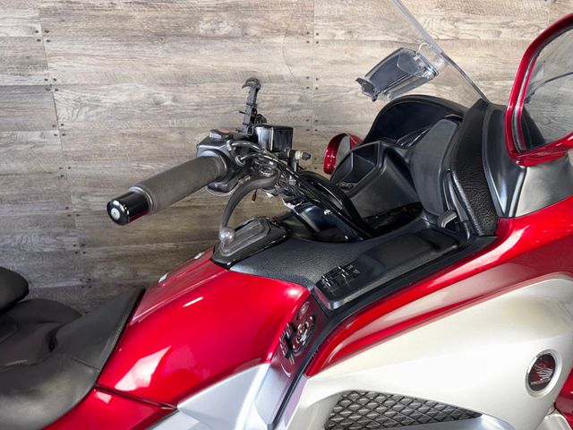 2012 Honda GL1800 Goldwing SUPER CLEAN! - 23036425 - 5