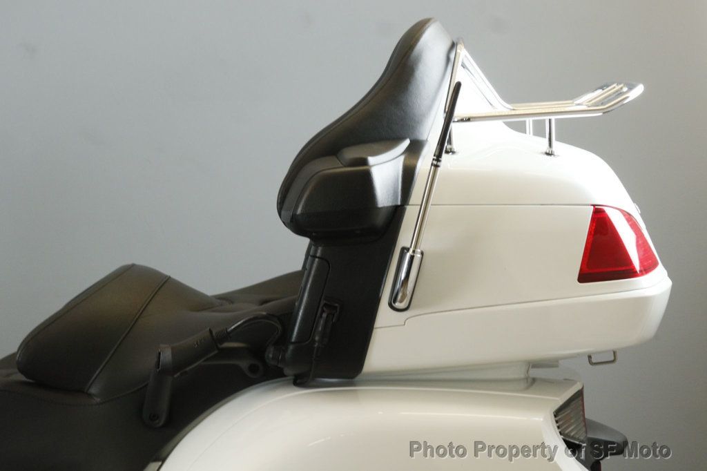 2012 Honda Gold Wing Includes Warranty! - 22909738 - 11