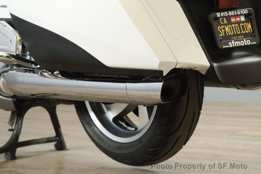 2012 Honda Gold Wing Includes Warranty! - 22909738 - 21