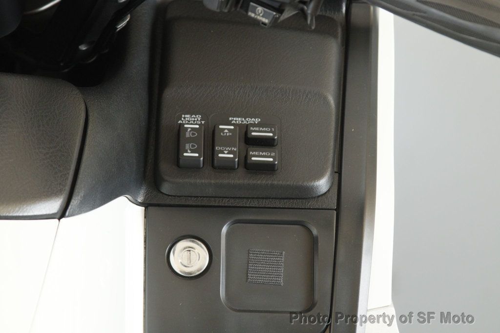 2012 Honda Gold Wing Includes Warranty! - 22909738 - 39