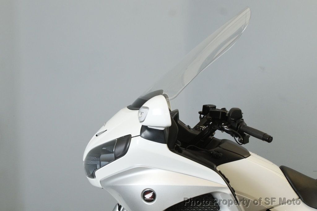 2012 Honda Gold Wing Includes Warranty! - 22909738 - 6