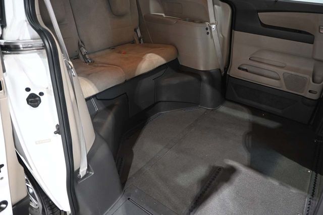 2012 Honda Odyssey 5dr EX - 23069868 - 17