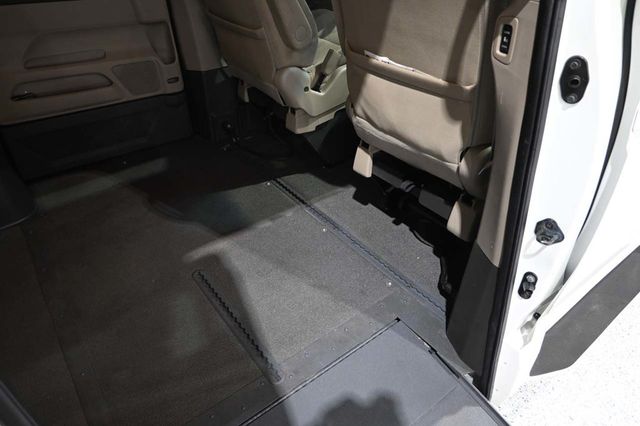 2012 Honda Odyssey 5dr EX - 23069868 - 18