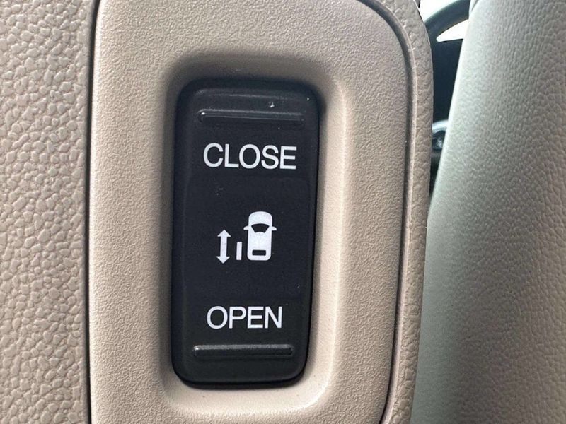 2012 Honda Odyssey 5dr EX-L - 23008655 - 12