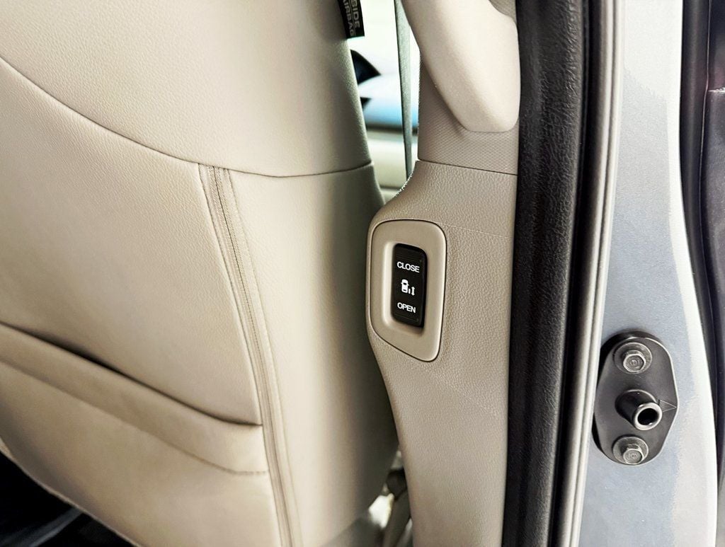 2012 Honda Odyssey Touring - 22929054 - 38