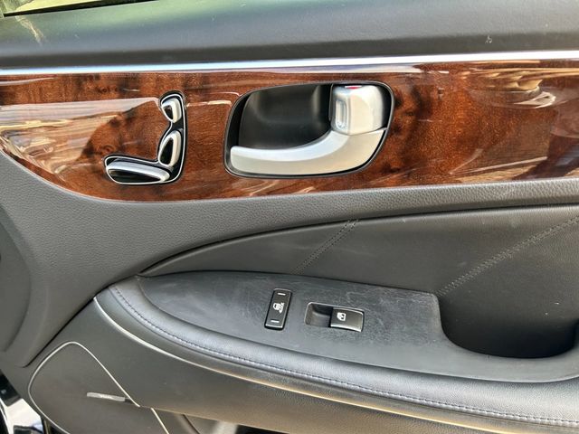 2012 Hyundai Equus 4dr Sedan Signature - 22913575 - 18