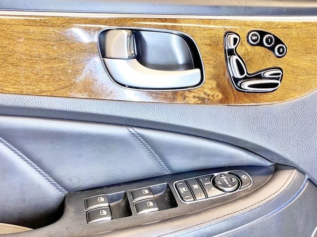 2012 Hyundai Equus 4dr Sedan Ultimate - 23011298 - 18