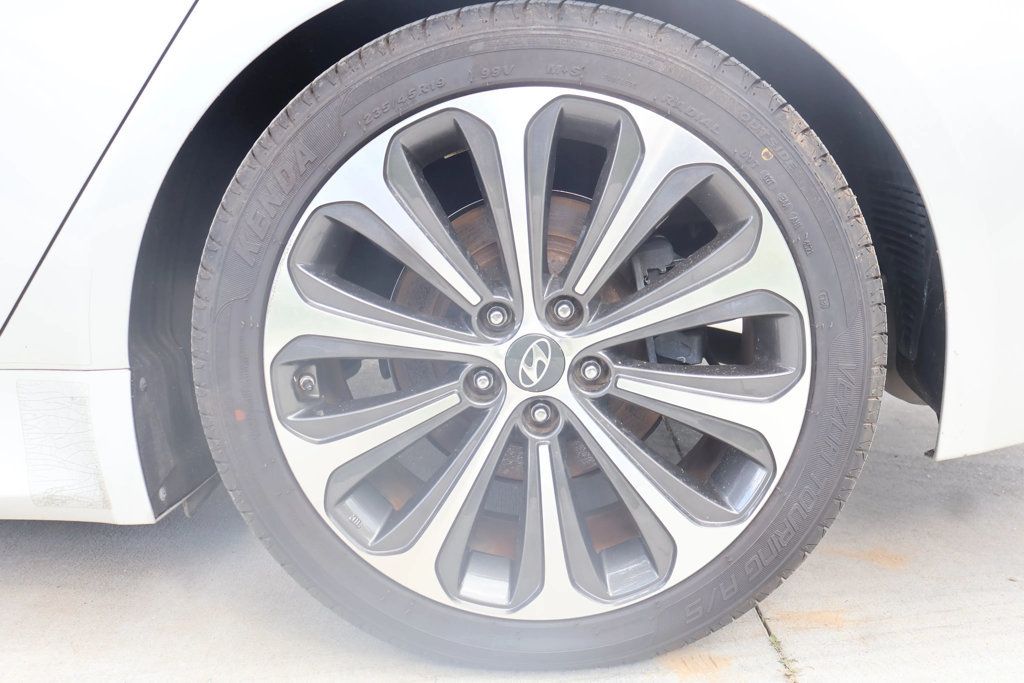 2012 Hyundai Genesis 4dr Sedan V8 5.0L R-Spec - 22939542 - 12