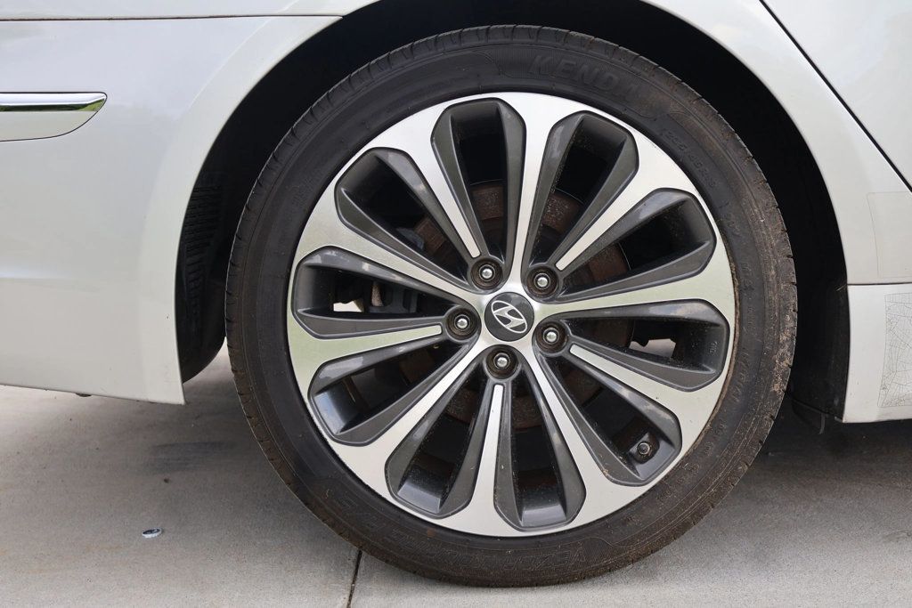 2012 Hyundai Genesis 4dr Sedan V8 5.0L R-Spec - 22939542 - 13