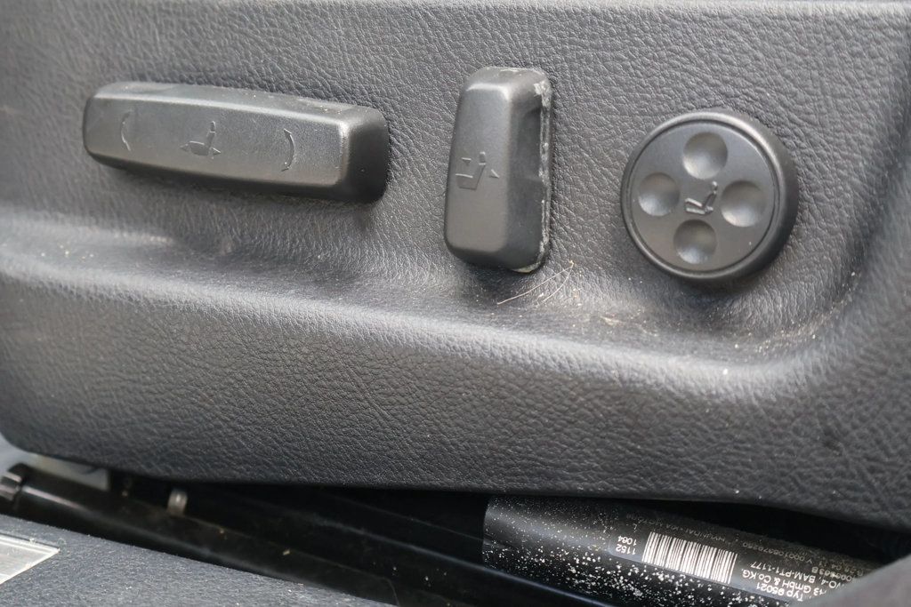 2012 Hyundai Genesis 4dr Sedan V8 5.0L R-Spec - 22939542 - 18