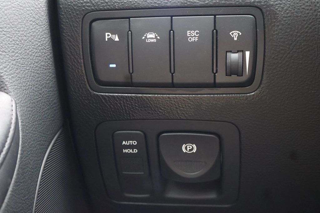 2012 Hyundai Genesis 4dr Sedan V8 5.0L R-Spec - 22939542 - 22