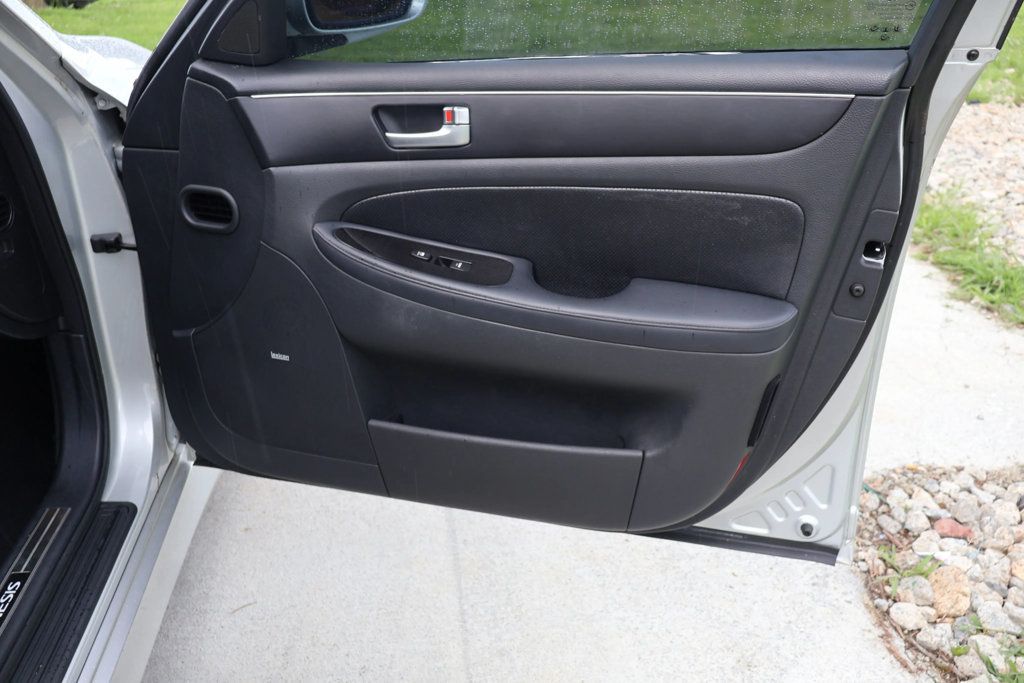 2012 Hyundai Genesis 4dr Sedan V8 5.0L R-Spec - 22939542 - 35