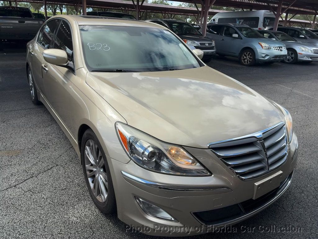 2012 Hyundai Genesis 3.8 photo 2