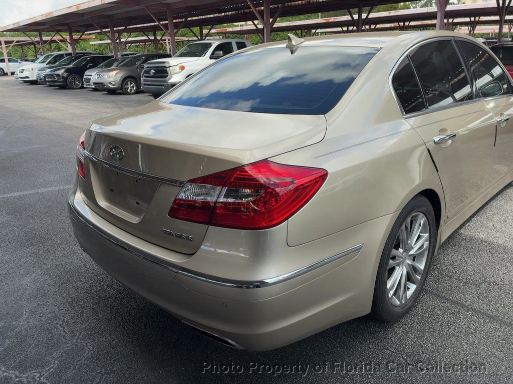 2012 Hyundai Genesis 3.8 photo 4