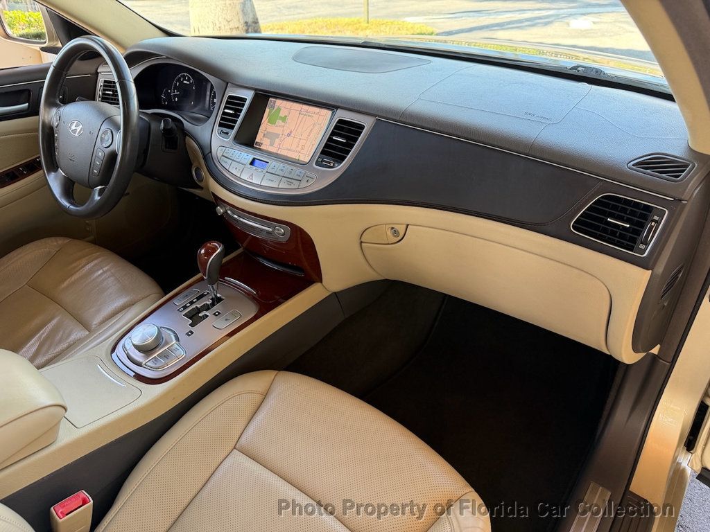 2012 Hyundai Genesis Sedan V6 3.8L Premium - 22923884 - 32