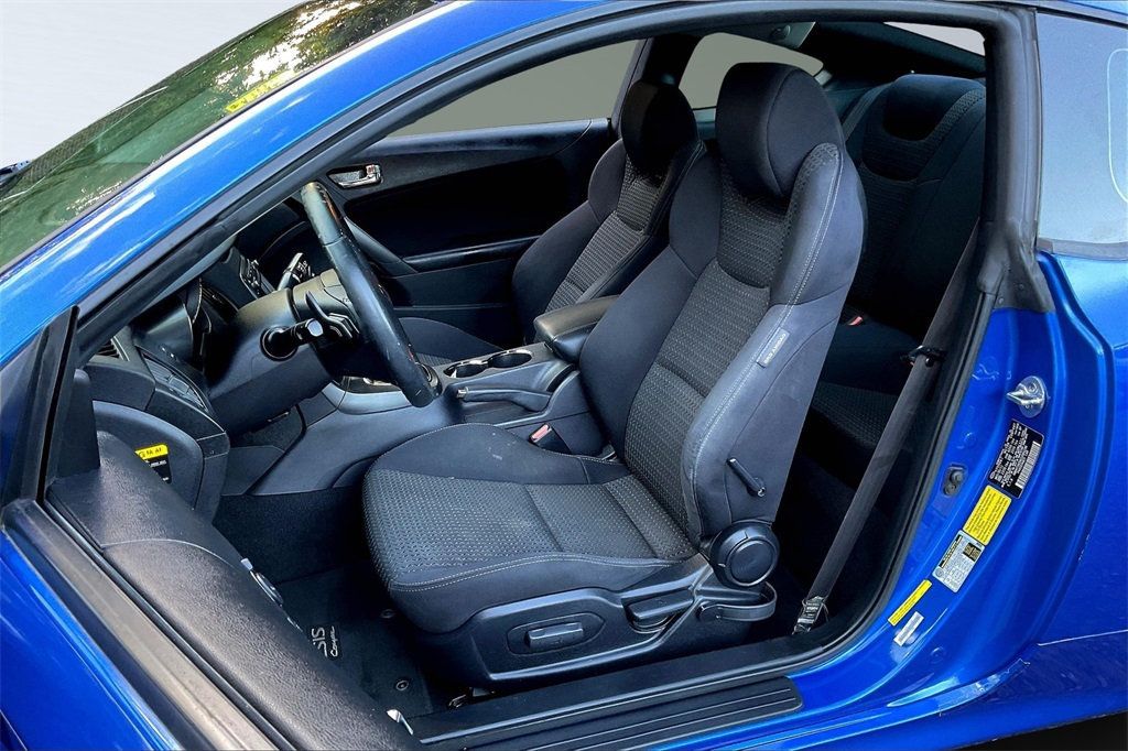 2012 Hyundai Genesis Coupe 2.0T Premium photo 10