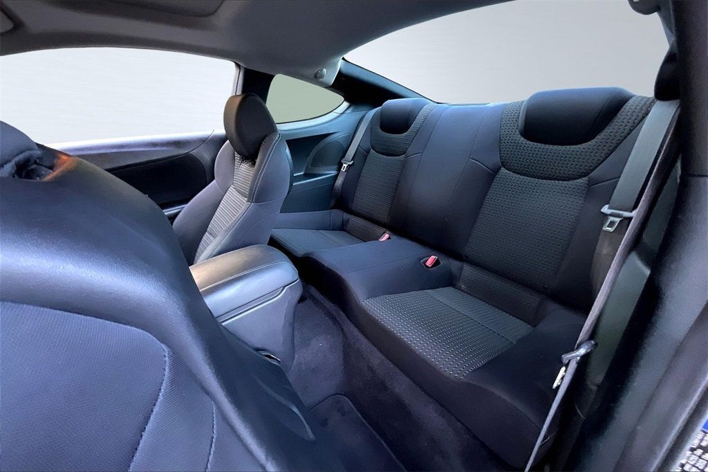 2012 Hyundai Genesis Coupe 2.0T Premium photo 16
