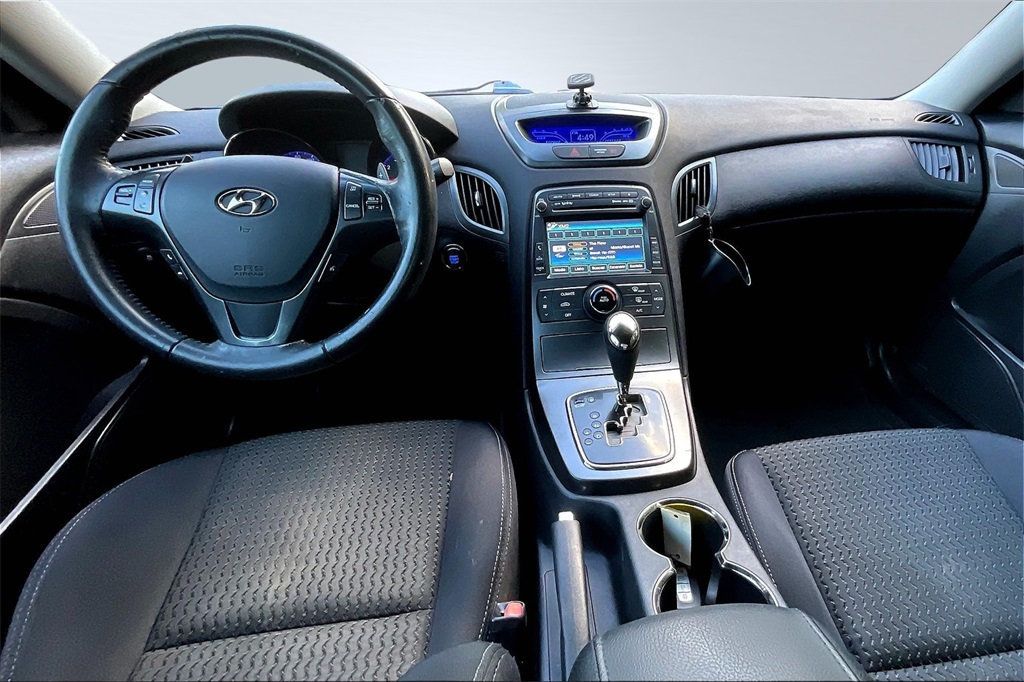 2012 Hyundai Genesis Coupe 2.0T Premium photo 17