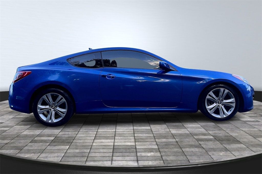 2012 Hyundai Genesis Coupe 2.0T Premium photo 8