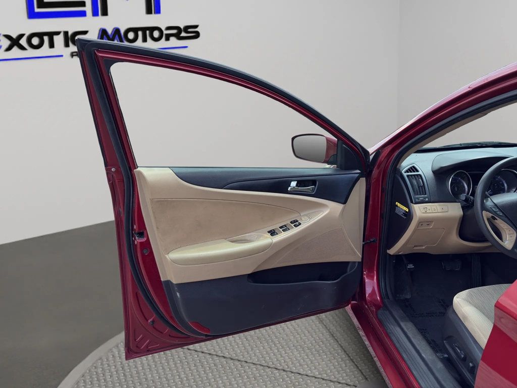 2012 Hyundai Sonata 4dr Sedan 2.4L Automatic GLS - 22978242 - 19