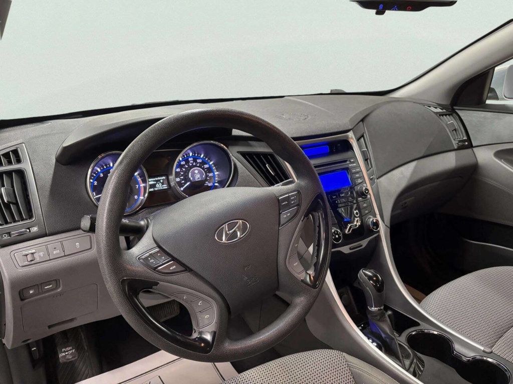 2012 Hyundai Sonata 4dr Sedan 2.4L Automatic GLS - 23025663 - 12