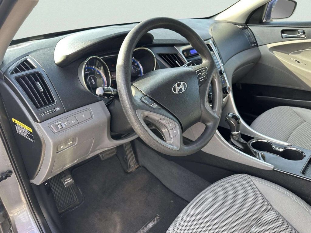 2012 Hyundai Sonata 4dr Sedan 2.4L Automatic GLS - 23033657 - 13