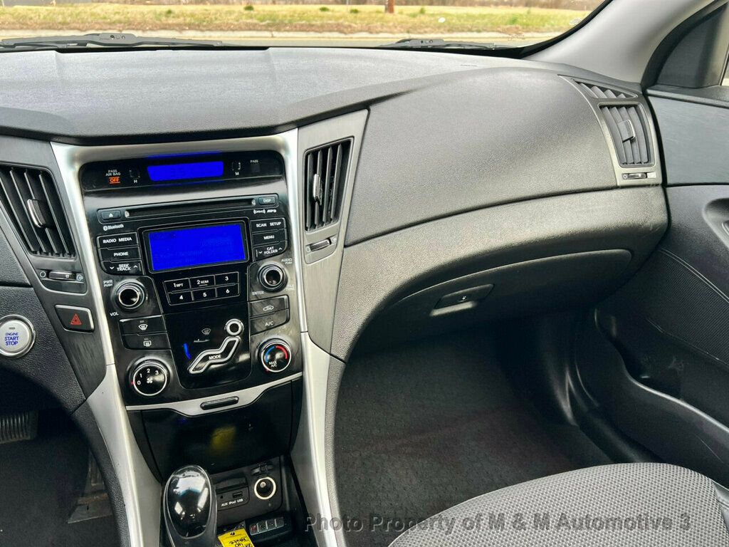 2012 Hyundai Sonata GLS photo 13
