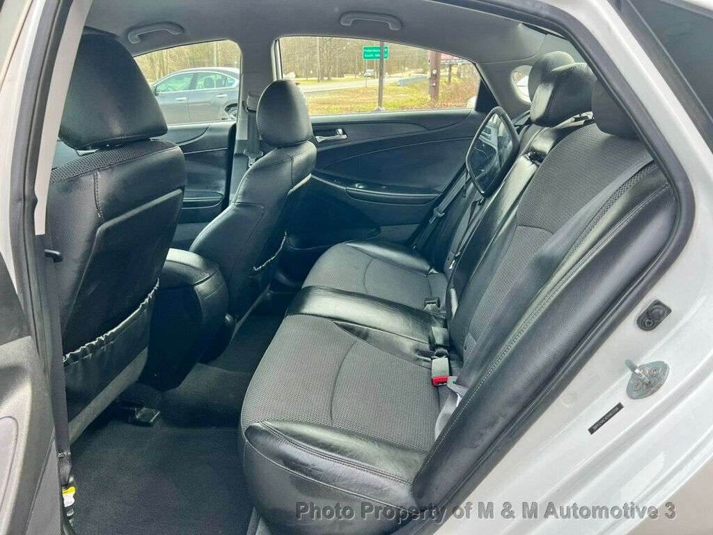 2012 Hyundai Sonata GLS photo 17
