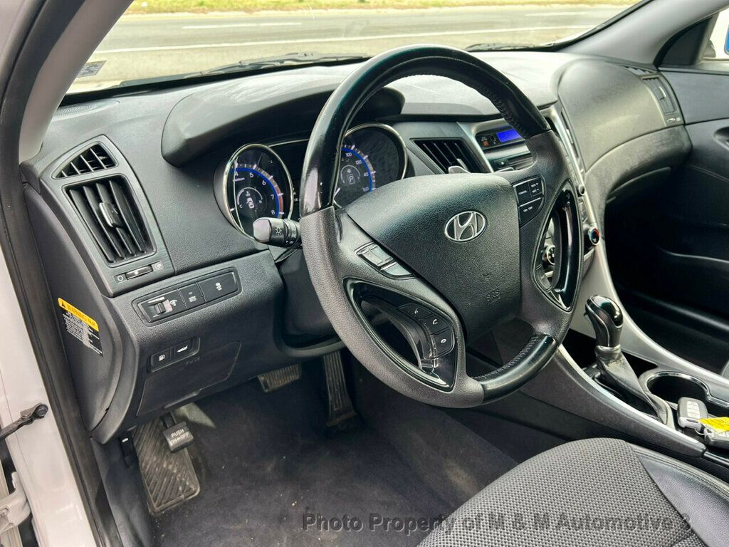 2012 Hyundai Sonata GLS photo 7