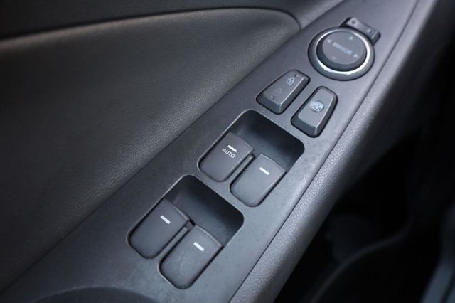 2012 Hyundai Sonata Hybrid - 23072902 - 32