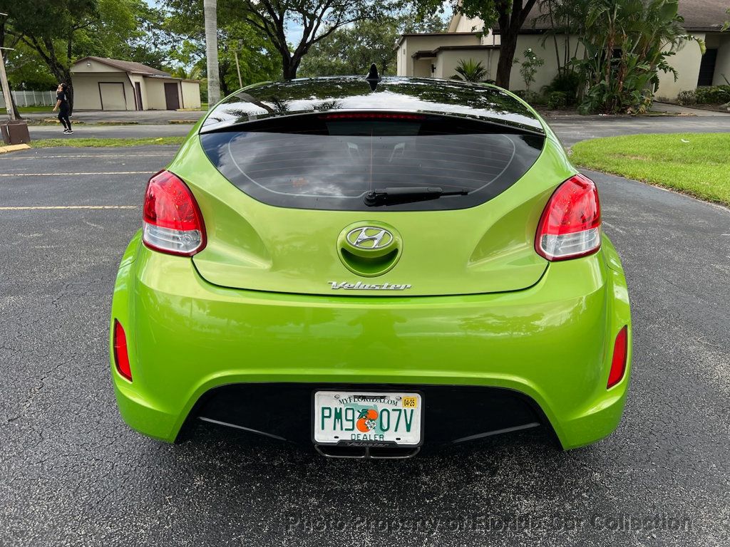 2012 Hyundai Veloster 3-Door Coupe Automatic Sunroof - 22485472 - 13