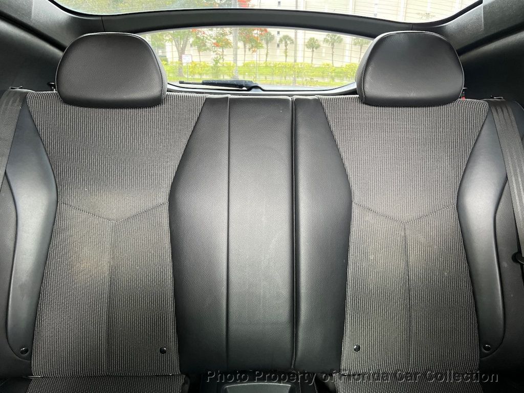 2012 Hyundai Veloster 3-Door Coupe Automatic Sunroof - 22485472 - 43