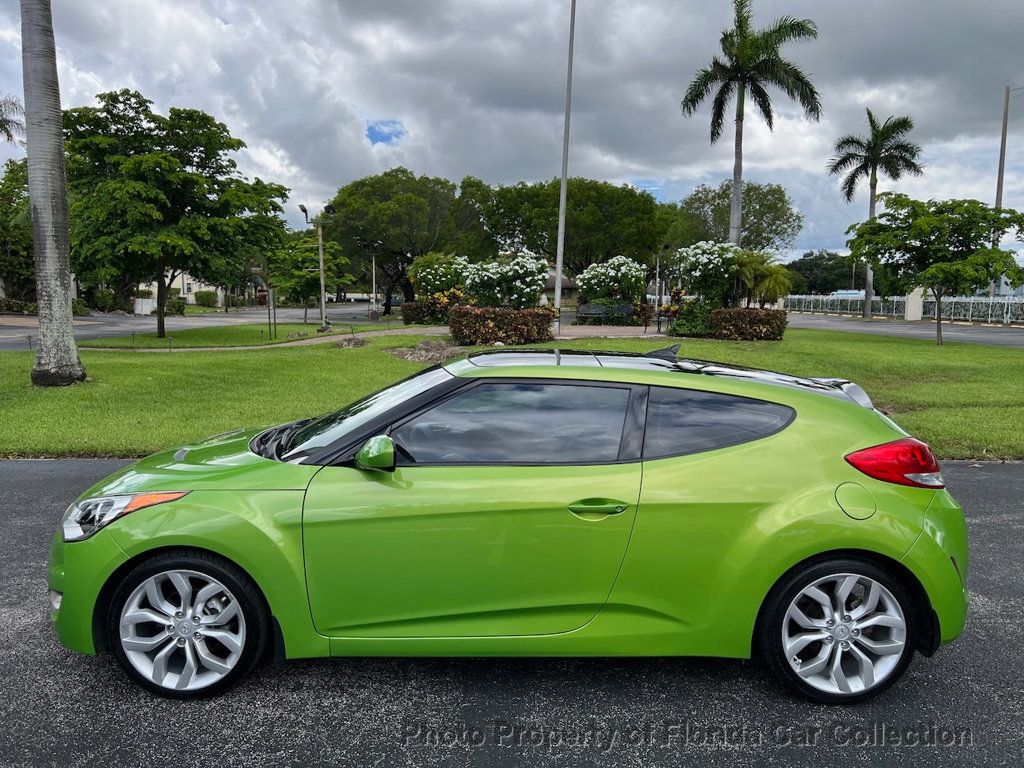 2012 Hyundai Veloster 3-Door Coupe Automatic Sunroof - 22485472 - 4