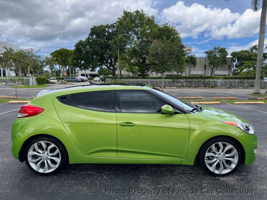 2012 Hyundai Veloster 3-Door Coupe Automatic Sunroof - 22485472 - 5