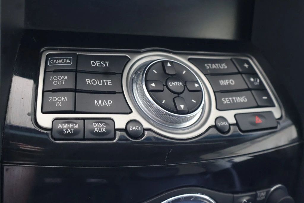 2012 Infiniti FX35 photo 16
