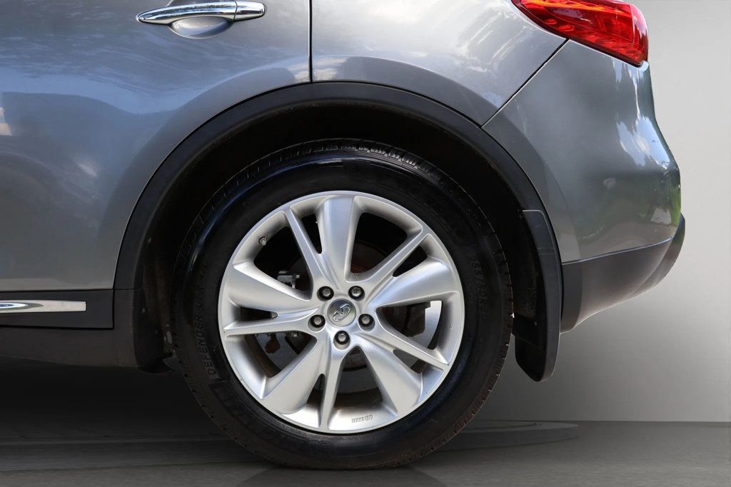 2012 Infiniti FX35 photo 24