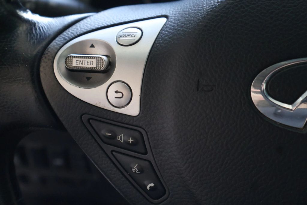 2012 Infiniti FX35 photo 32