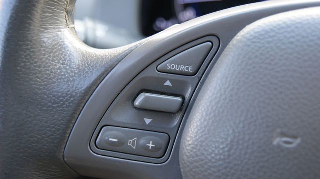 2012 INFINITI G25 Sedan JUST SERVICED , VERY CLEAN INISDE AND OUT  - 22822817 - 24