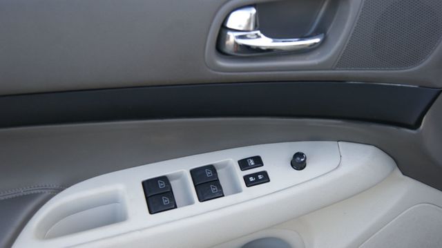 2012 INFINITI G25 Sedan JUST SERVICED , VERY CLEAN INISDE AND OUT  - 22822817 - 27