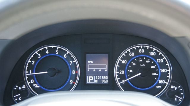 2012 INFINITI G25 Sedan JUST SERVICED , VERY CLEAN INISDE AND OUT  - 22822817 - 2