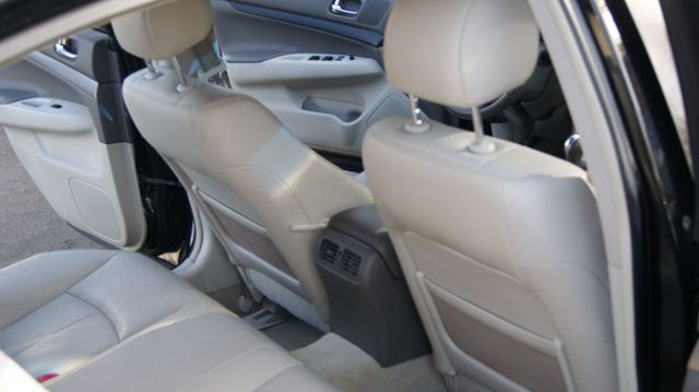 2012 INFINITI G25 Sedan JUST SERVICED , VERY CLEAN INISDE AND OUT  - 22822817 - 38