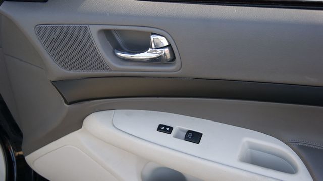 2012 INFINITI G25 Sedan JUST SERVICED , VERY CLEAN INISDE AND OUT  - 22822817 - 45