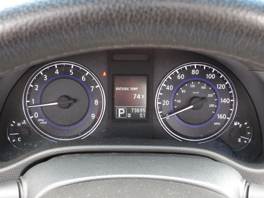 2012 Infiniti G37 Convertible photo 24