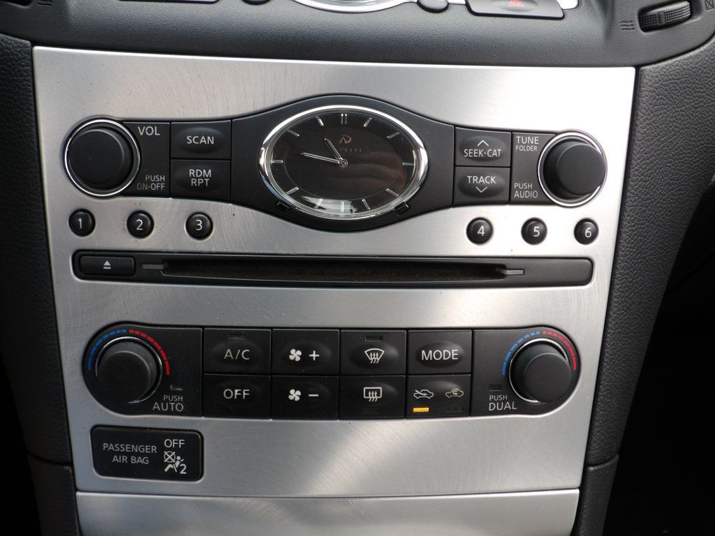 2012 Infiniti G37 Convertible photo 32